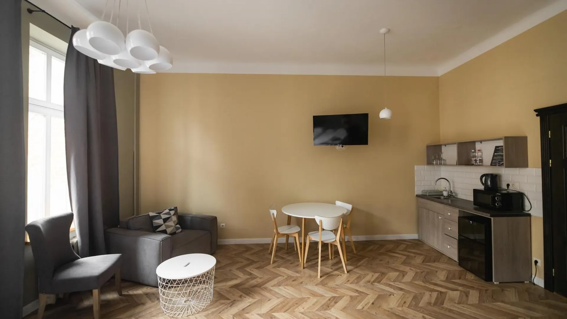 Apartments Justlvivit At The Rynok Square