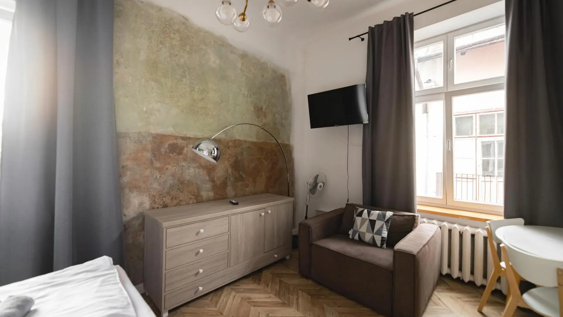 Apartments Justlvivit At The Rynok Square